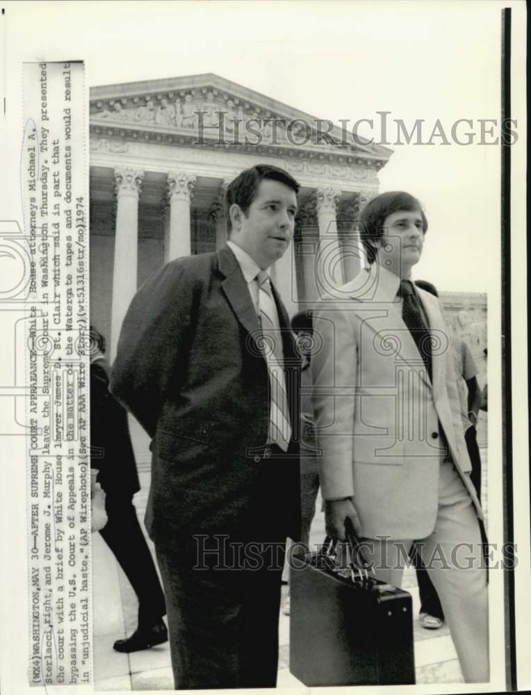 1974 Press Photo White House attorneys Sterlacci and Murphy leave Supreme Court