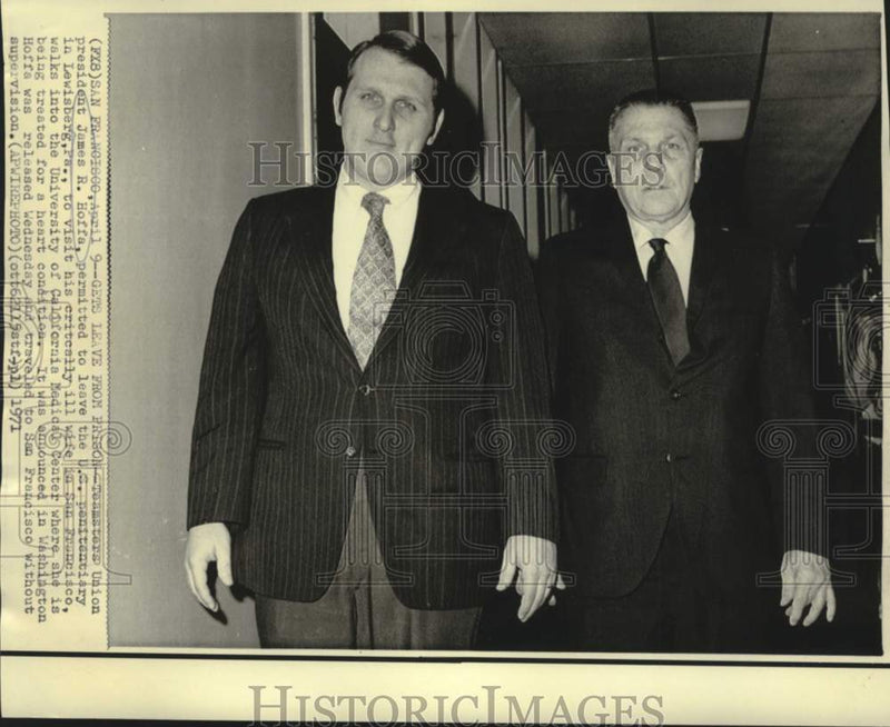 Load image into Gallery viewer, 1971 Press Photo James Hoffa gets prison leave to visit wife in CA hospital
