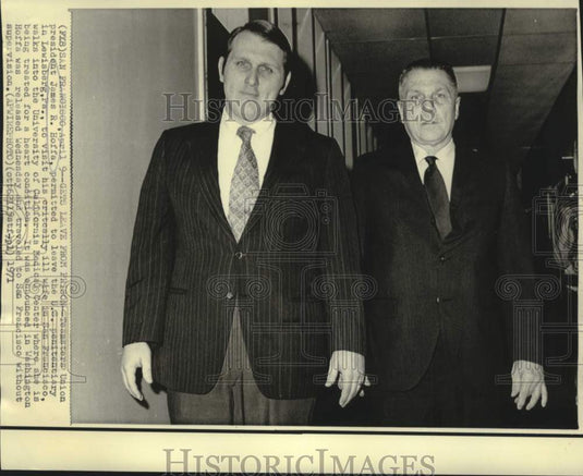 1971 Press Photo James Hoffa gets prison leave to visit wife in CA hospital