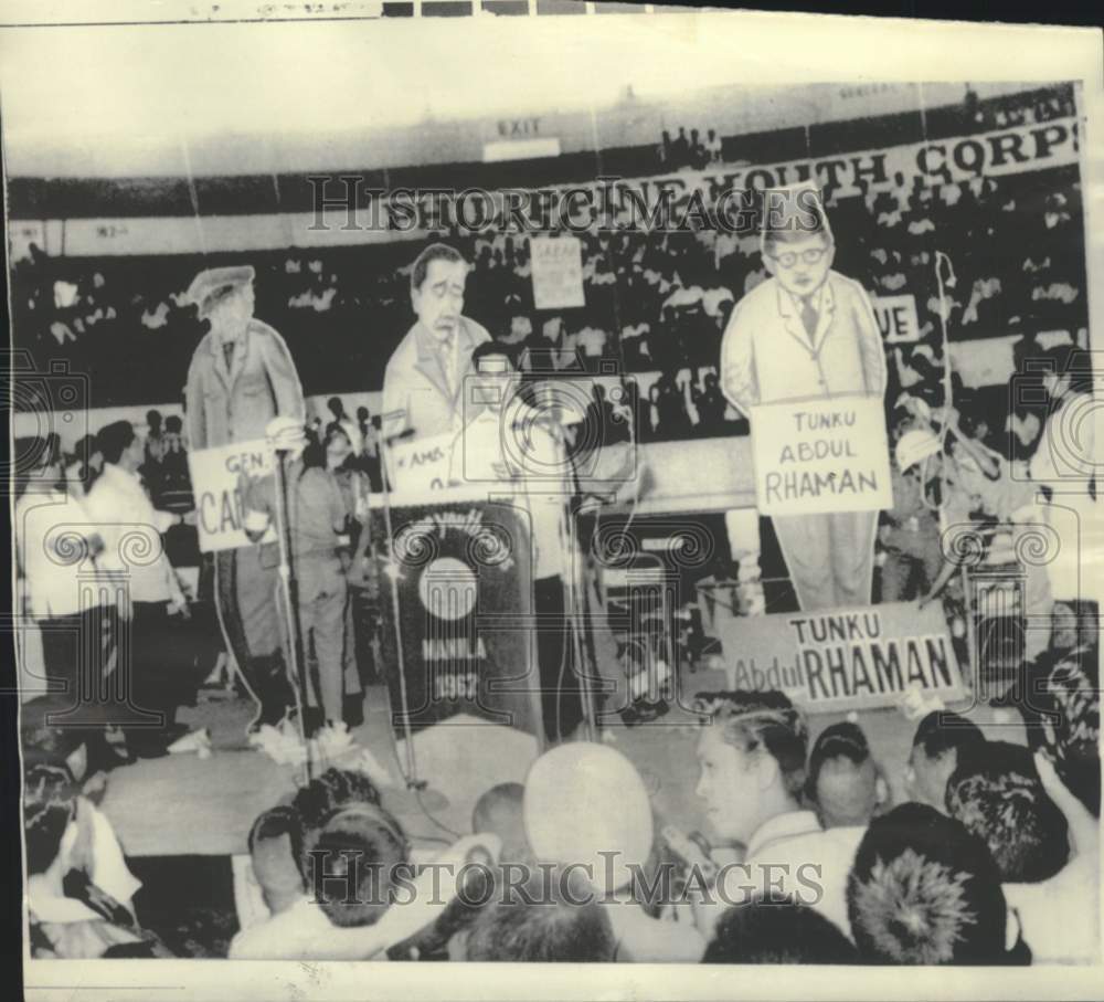 1968 Press Photo U.S., British and Malaysian officials hung in effigies at rally