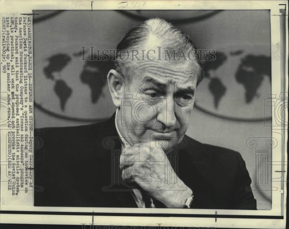 1969 Press Photo David Packard interviewed on ABC's "Issues and Answers."