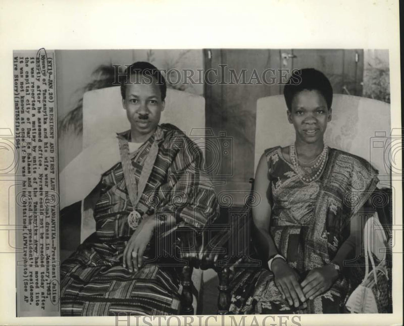 Load image into Gallery viewer, 1963 Press Photo Tanganyika's President Julius Nyerere and wife in Dar es Salaam
