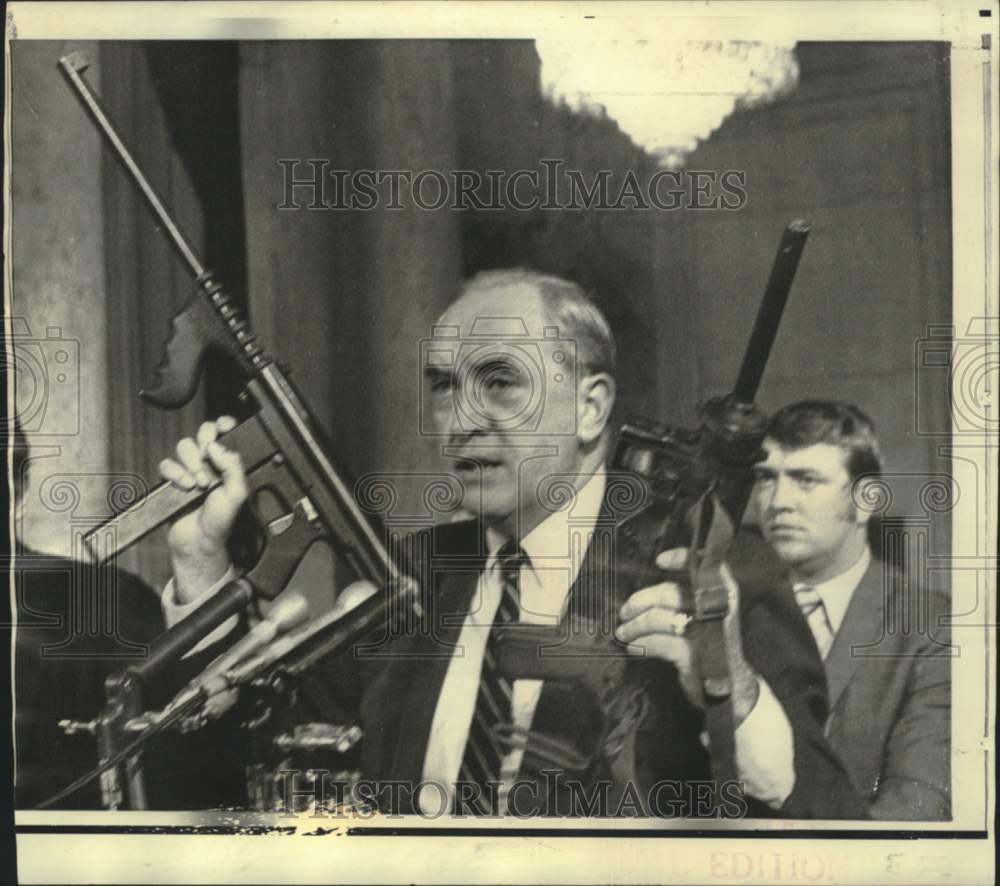 1970 Press Photo Charles O&#39;Brien of California, shows seized terrorists&#39; weapons