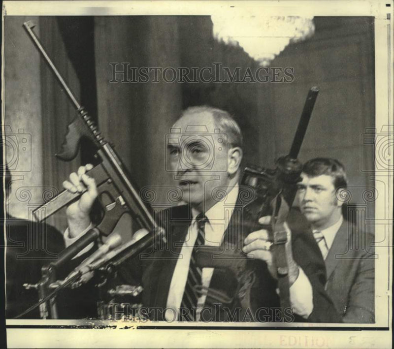 Load image into Gallery viewer, 1970 Press Photo Charles O'Brien of California, shows seized terrorists' weapons

