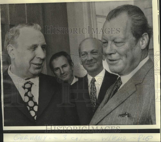 1972 Press Photo West Germany's Willy Brandt receives Soviet Novikov in Bonn