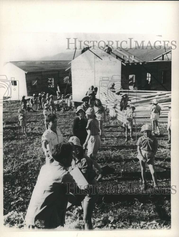 Load image into Gallery viewer, 1967 Press Photo Palestine refugee camp - now33139

