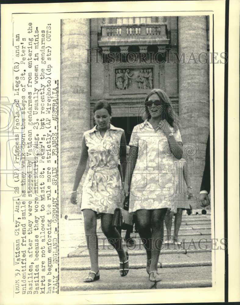 Load image into Gallery viewer, 1969 Press Photo Princess Paola and friend refused entrance to St. Peter's
