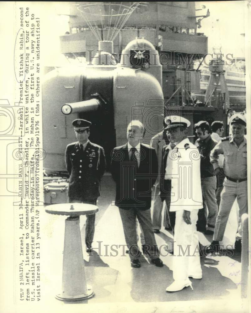 Load image into Gallery viewer, 1976 Press Photo Israel's Yitzhak Rabin, Mahan commander David Chandler in Haifa
