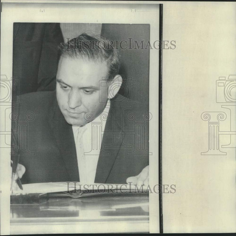 Load image into Gallery viewer, 1967 Press Photo Hungarian diplomat Janos Radvanyi asks for asylum in U.S.
