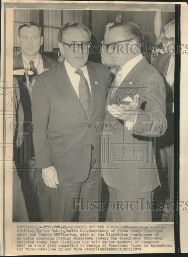 1974 Press Photo Mexico&#39;s Emilio Rabasa and Henry Kissinger at Juarez Auditorium