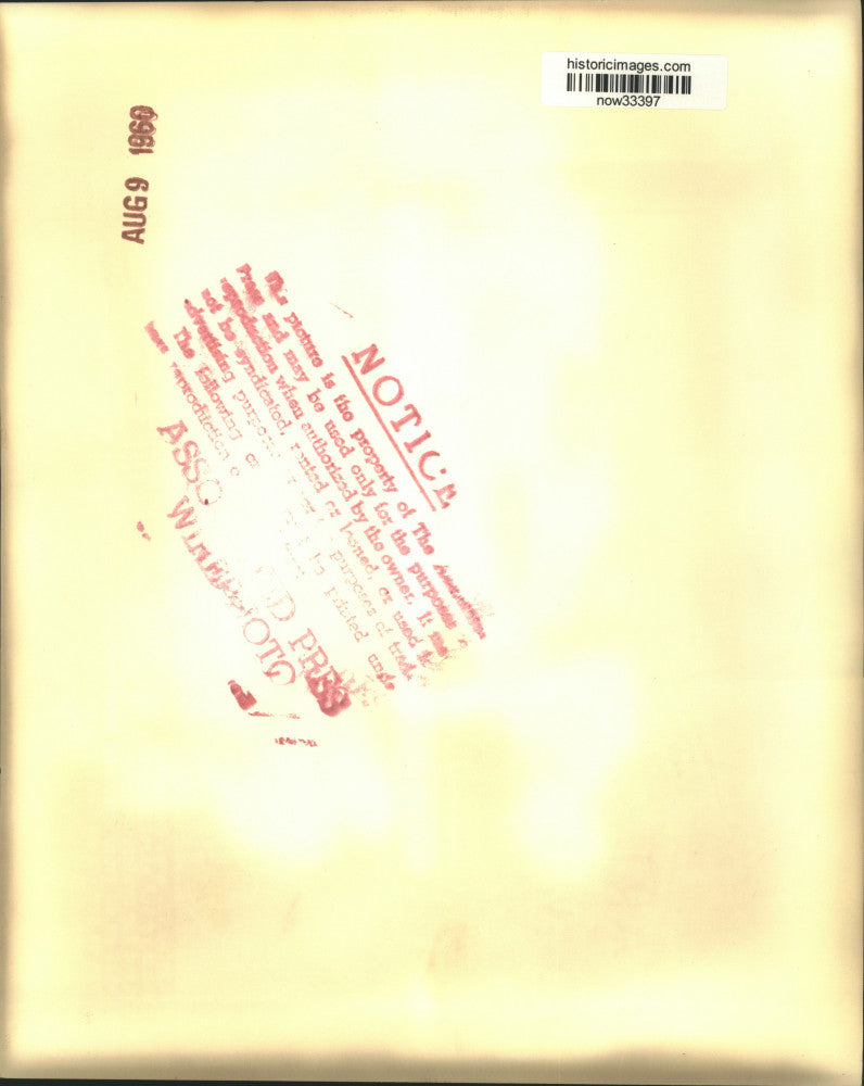 1960 Press Photo Mr. and Mrs. Oliver Powers at Roanoke airport enroute to Russia