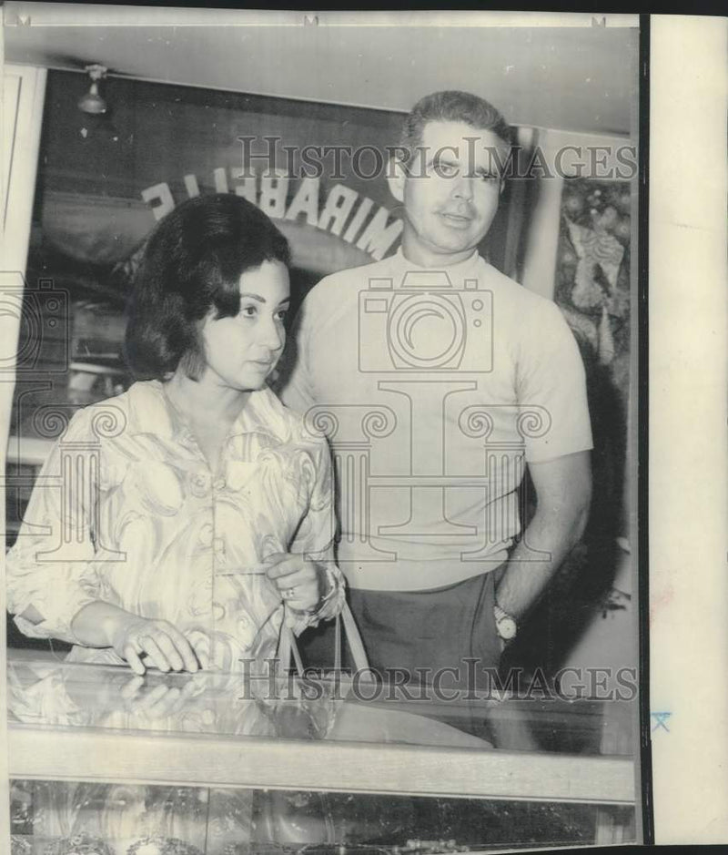 Load image into Gallery viewer, 1968 Press Photo Released hijacked pilot George Prellezo and wife in Mexico City
