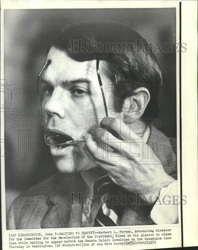 1973 Press Photo Herbert Porter waits to appear at Senate Select Committee