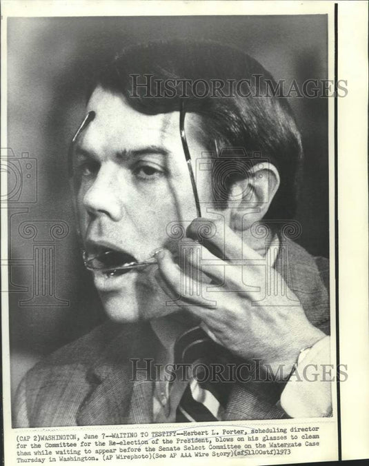 1973 Press Photo Herbert Porter waits to appear at Senate Select Committee