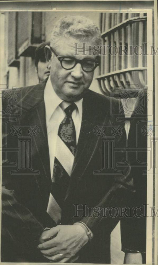 1973 Press Photo William Prater in handcuffs - now33754
