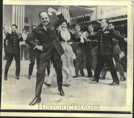 1971 Press Photo Greece's George Papadopoulos dances at Easter celebration