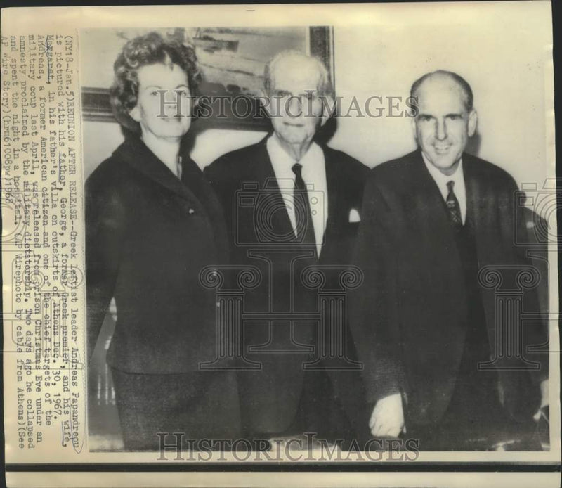 Load image into Gallery viewer, 1967 Press Photo Greece's Andreas Papandreou reunited with family in Athens
