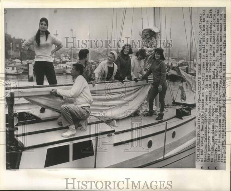 Load image into Gallery viewer, 1962 Press Photo Neophyte skipper Lee Quinn and prospective all-girl crew
