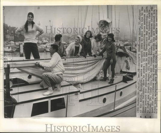 1962 Press Photo Neophyte skipper Lee Quinn and prospective all-girl crew