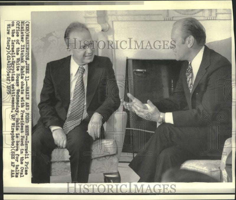 Load image into Gallery viewer, 1975 Press Photo Israel's Yitzhak Rabin and President Ford chat in Oval Office
