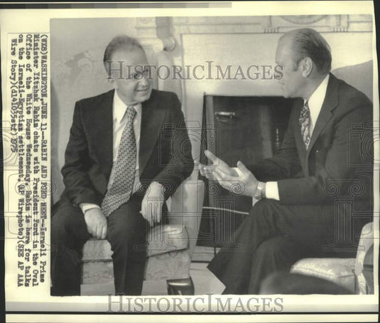 1975 Press Photo Israel's Yitzhak Rabin and President Ford chat in Oval Office