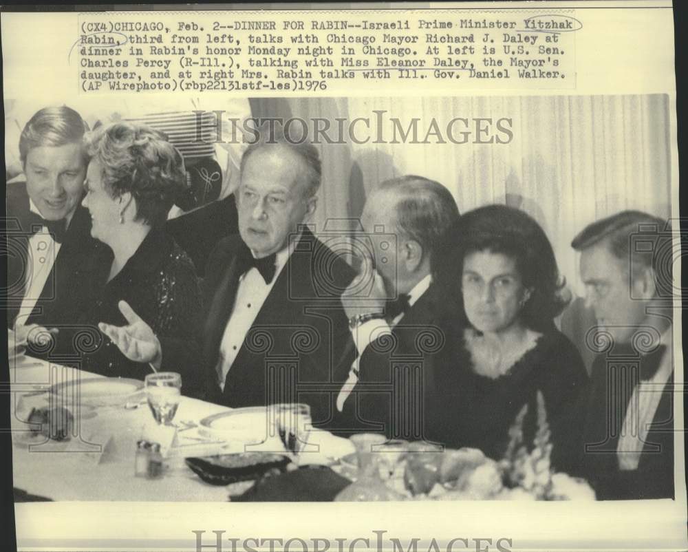 1976 Press Photo Yitzhak Rabin talks to Richard Daley at dinner honoring Rabin