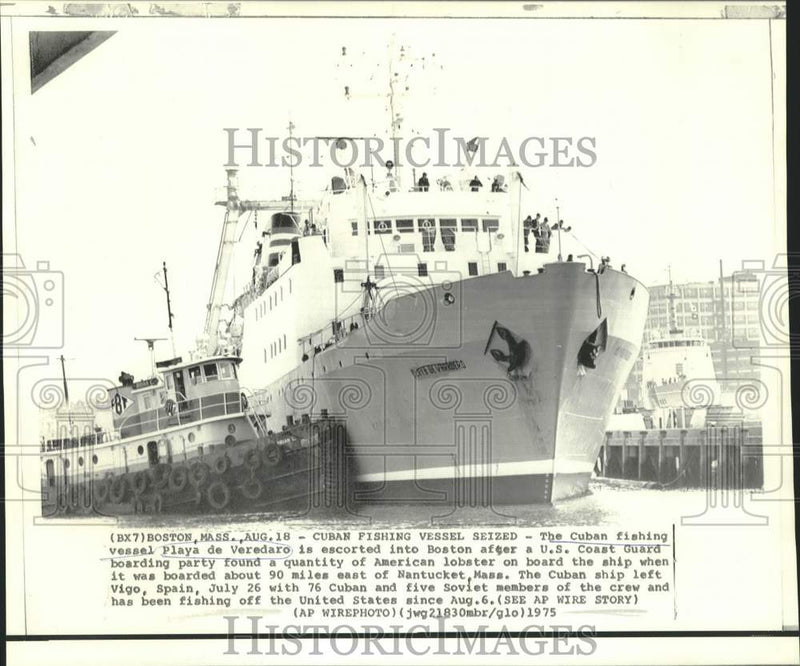 Load image into Gallery viewer, 1975 Press Photo Cuban fishing vessel Playa de Veredaro escorted into Boston
