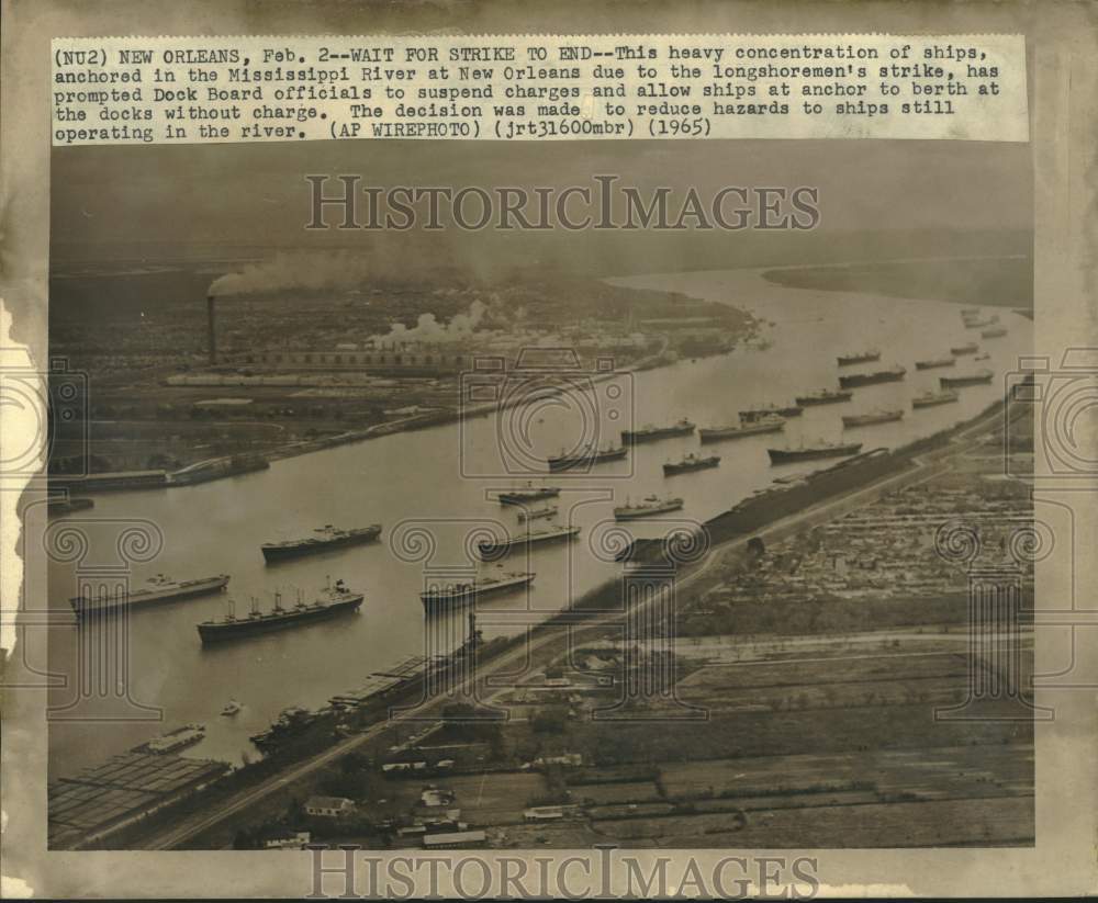 1965 Press Photo Ships anchored in Mississippi River due to longshoremen strike