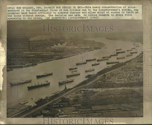 1965 Press Photo Ships anchored in Mississippi River due to longshoremen strike