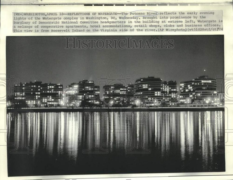 Load image into Gallery viewer, 1974 Press Photo Reflections of Washington's Watergate complex in Potomac River
