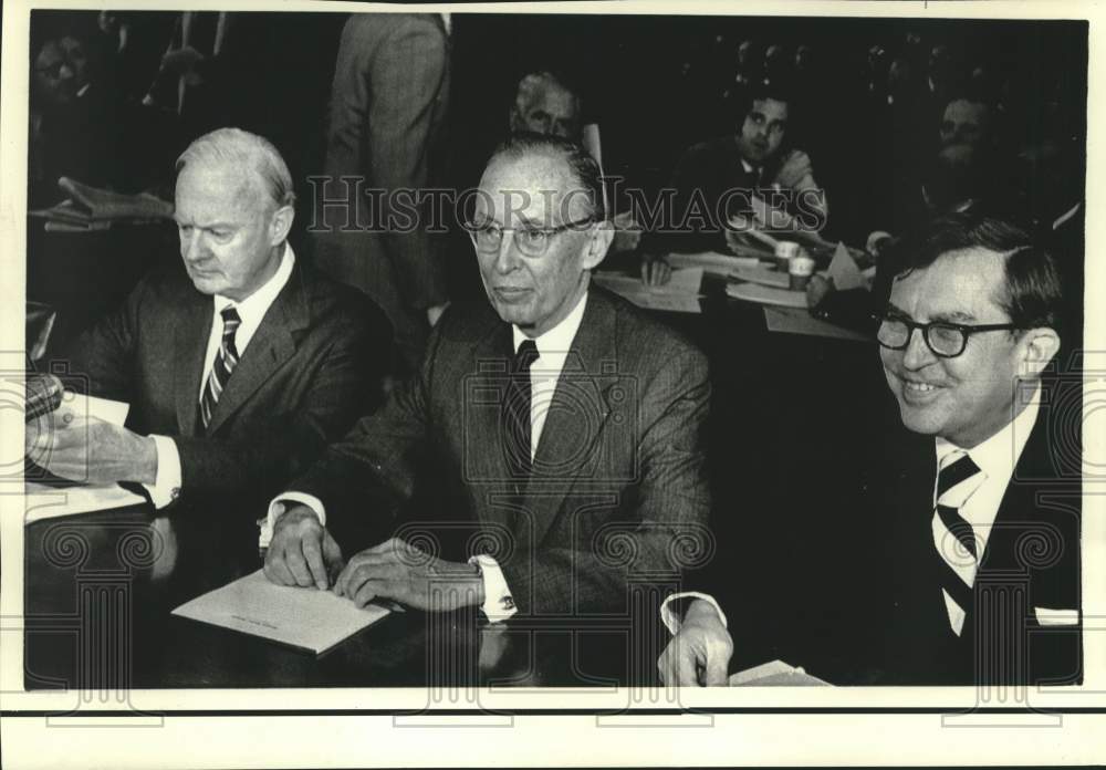 1971 Press Photo Lewis Powell with Senators Byrd and Spong in Washington