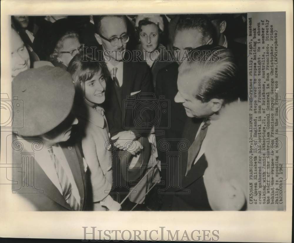 1962 Press Photo Britain&#39;s Prince Philip with San Francisco airport crowd