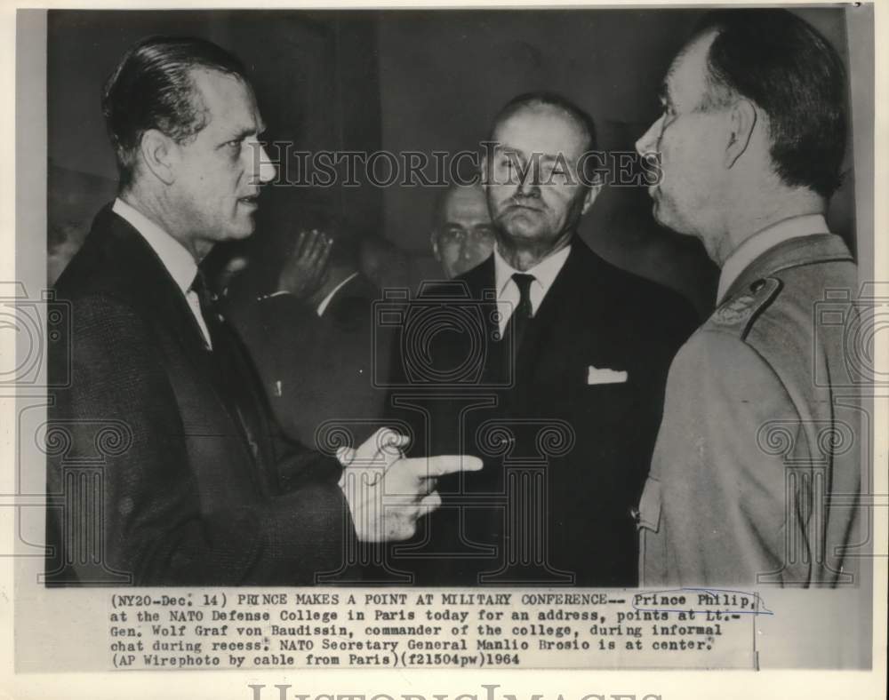 1964 Press Photo Prince Philip with NATO officials confer at military conference