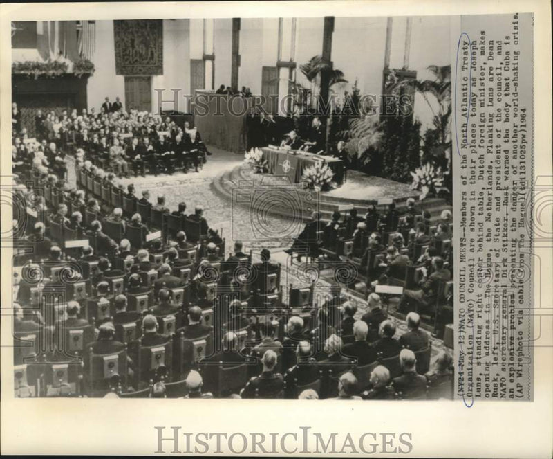Load image into Gallery viewer, 1964 Press Photo North Atlantic Treaty Organization council meets in The Hague
