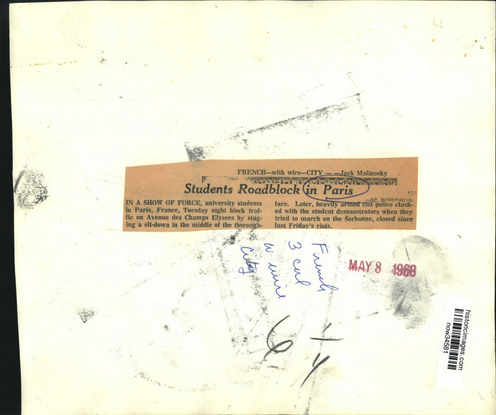 1968 Press Photo Protesting Paris students sit-in on Avenue des Champs Elysees