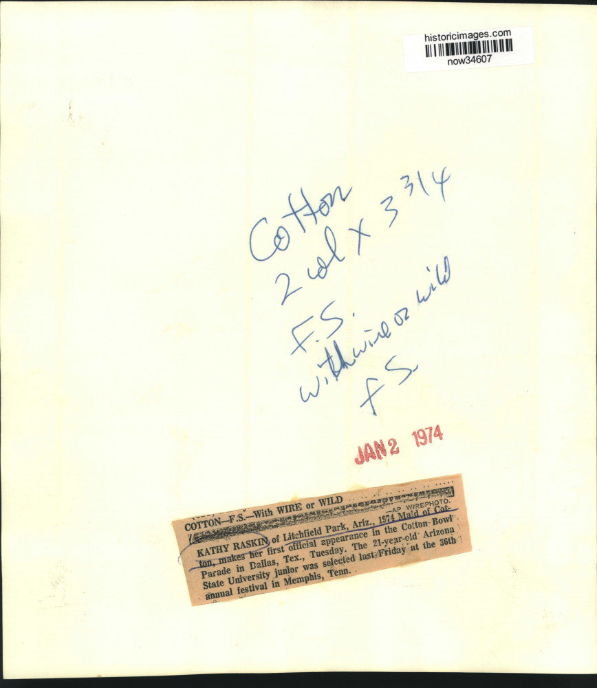 1974 Press Photo Maid of Cotton Kathy Raskin in Dallas, Texas Cotton Bowl parade