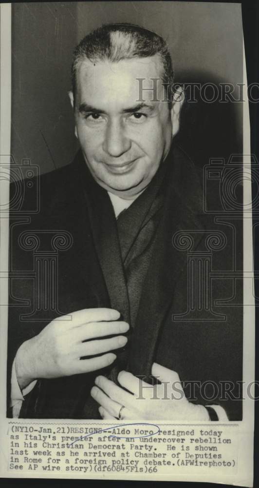 1966 Press Photo Aldo Moro arrives at Chamber of Deputies in Rome - now34652
