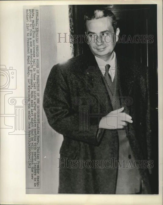 1963 Press Photo Italian Premier-designate Alo Moro leaves conference hall