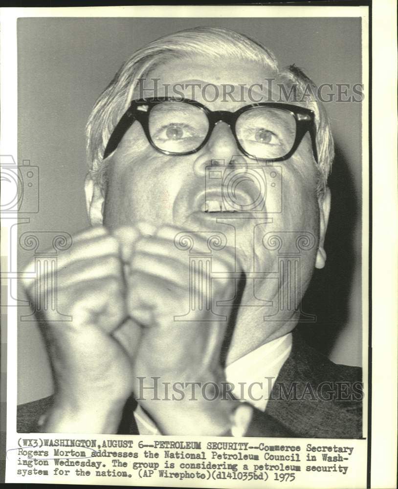 1975 Press Photo Rogers Morton addresses National Petroleum Council, Washington