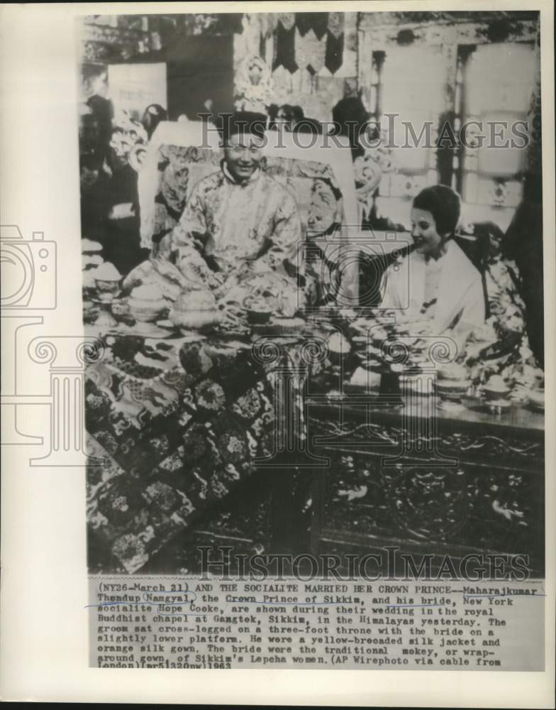 Load image into Gallery viewer, 1963 Press Photo Crown Prince Namgyal and bride Hope Cooke married in Sikkim
