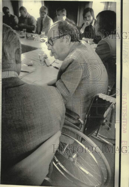 George Nally 1974 Press Photo George Nalley campaigns by wheelchair in Tacoma ...