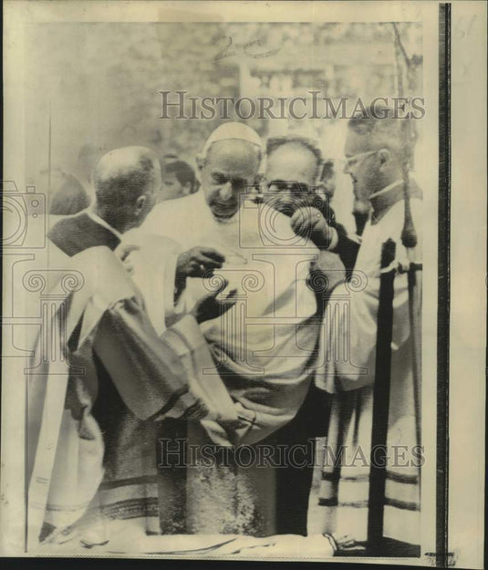 1970 Press Photo Pope Paul VI with other priests - now35044