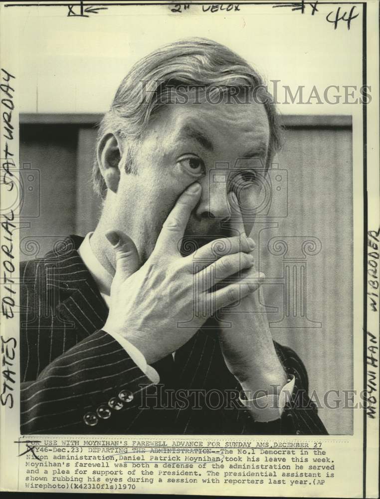 Load image into Gallery viewer, 1969 Press Photo Daniel Moynihan rubs eyes during session with reporters
