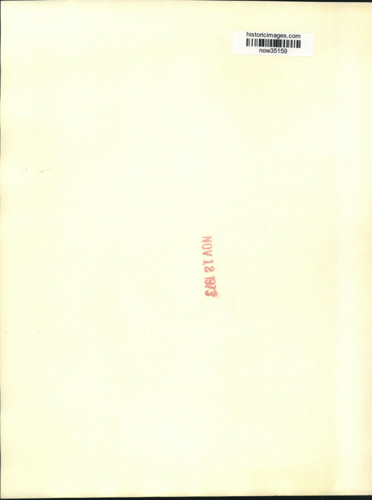 1973 Press Photo Maria Elena Moffett with newsmen outside US District Court