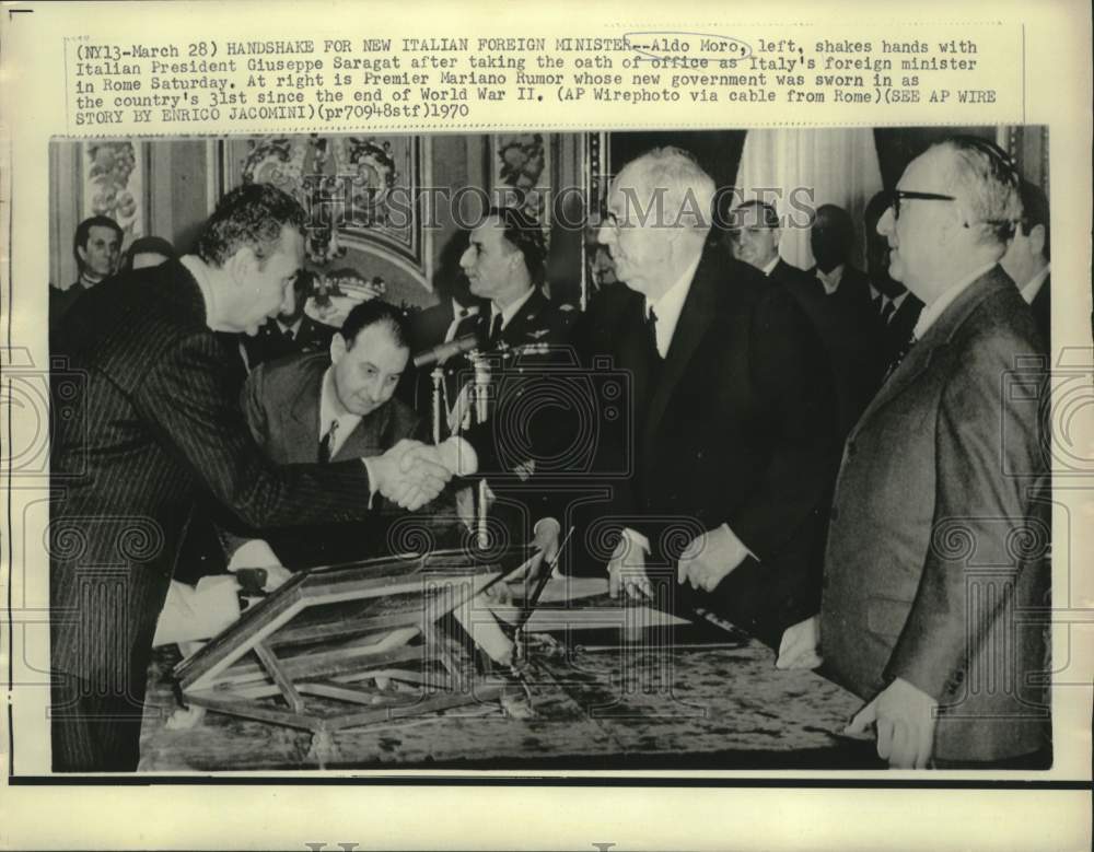 1970 Press Photo Aldo Moro confers with other Italian leaders in Rome