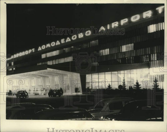 1965 Press Photo Night view of Moscow's Domodedovo terminal ablaze with light