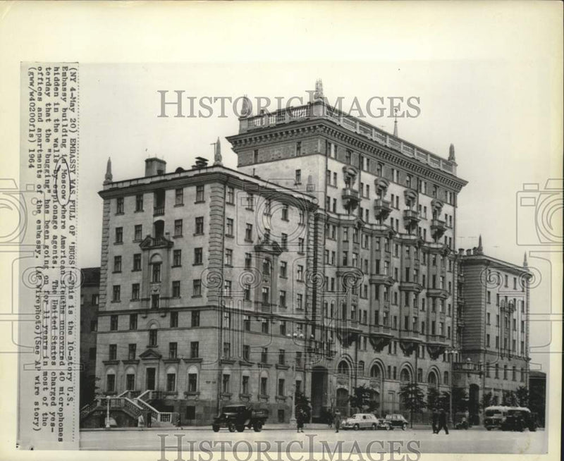 Load image into Gallery viewer, 1964 Press Photo U.S. Embassy in Moscow where "bugging" microphones found
