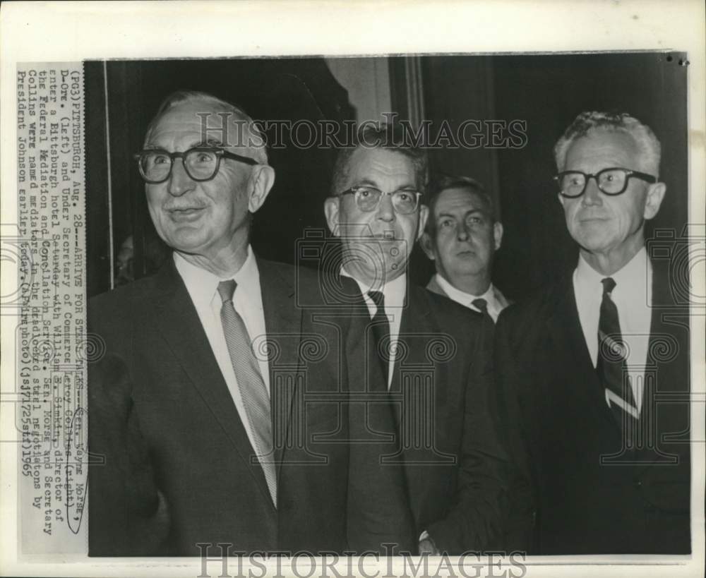 1965 Press Photo Senator Wayne Morse and steel strike principals in Pittsburgh
