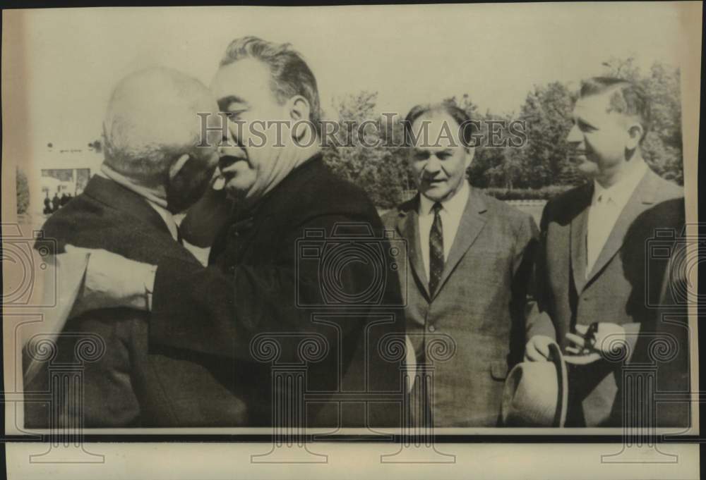 1967 Press Photo Nikolai Podgorny welcomed back to Moscow by Leonid Brezhnev