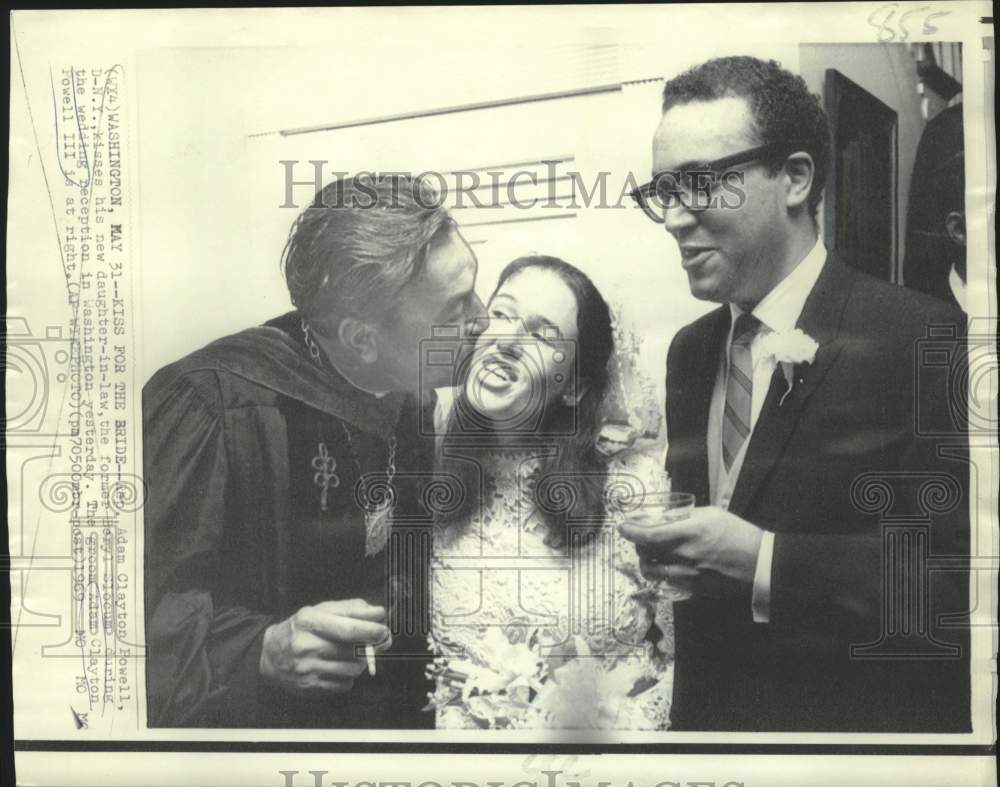 1969 Press Photo Adam Clayton Powell with son and daughter-in-law in Washington